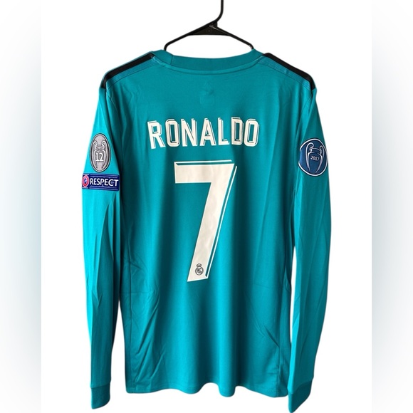 Real Madrid Ronaldo Soccer Jersey 2018 Green - Picture 1 of 6